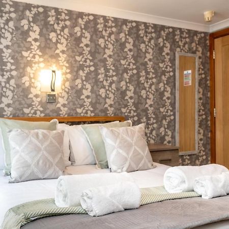 The New Lodge Pontardawe Экстерьер фото