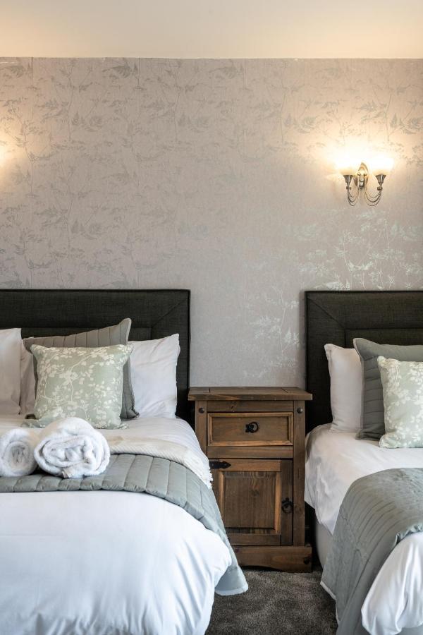 The New Lodge Pontardawe Экстерьер фото