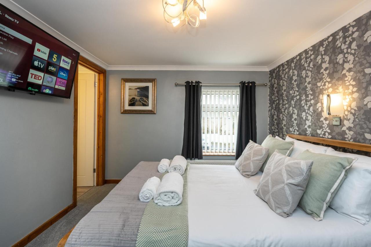 The New Lodge Pontardawe Экстерьер фото