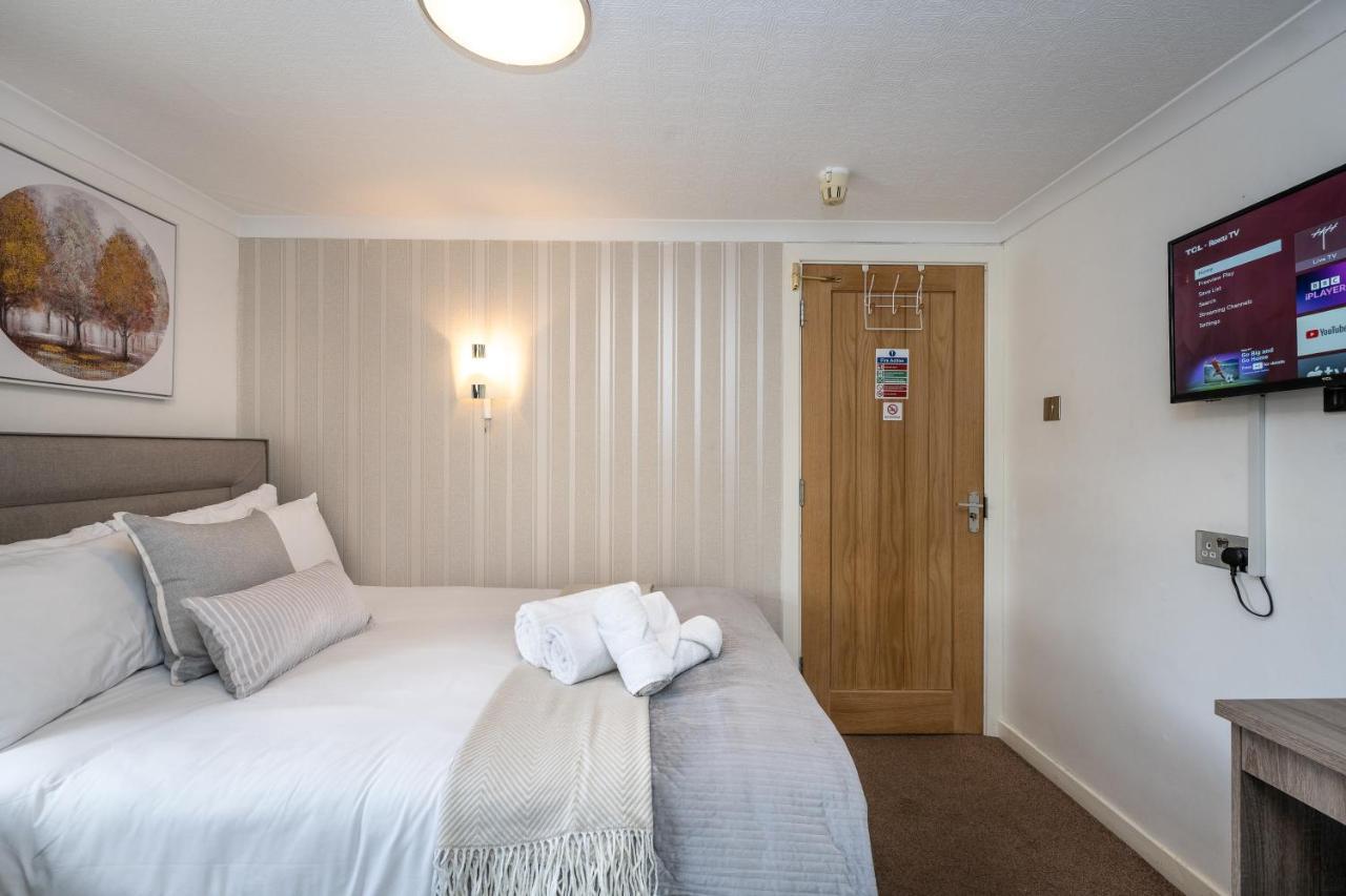 The New Lodge Pontardawe Экстерьер фото