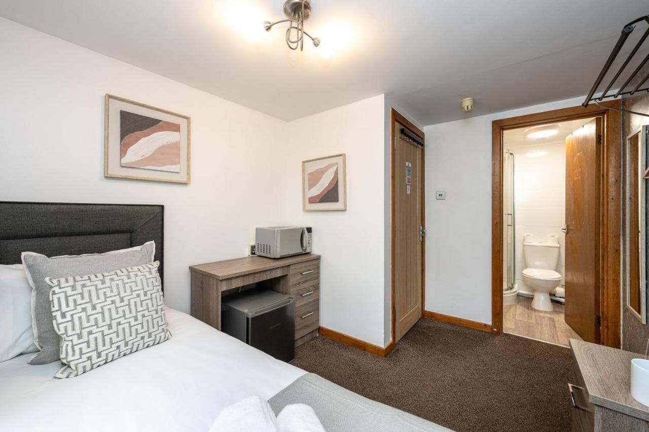 The New Lodge Pontardawe Экстерьер фото