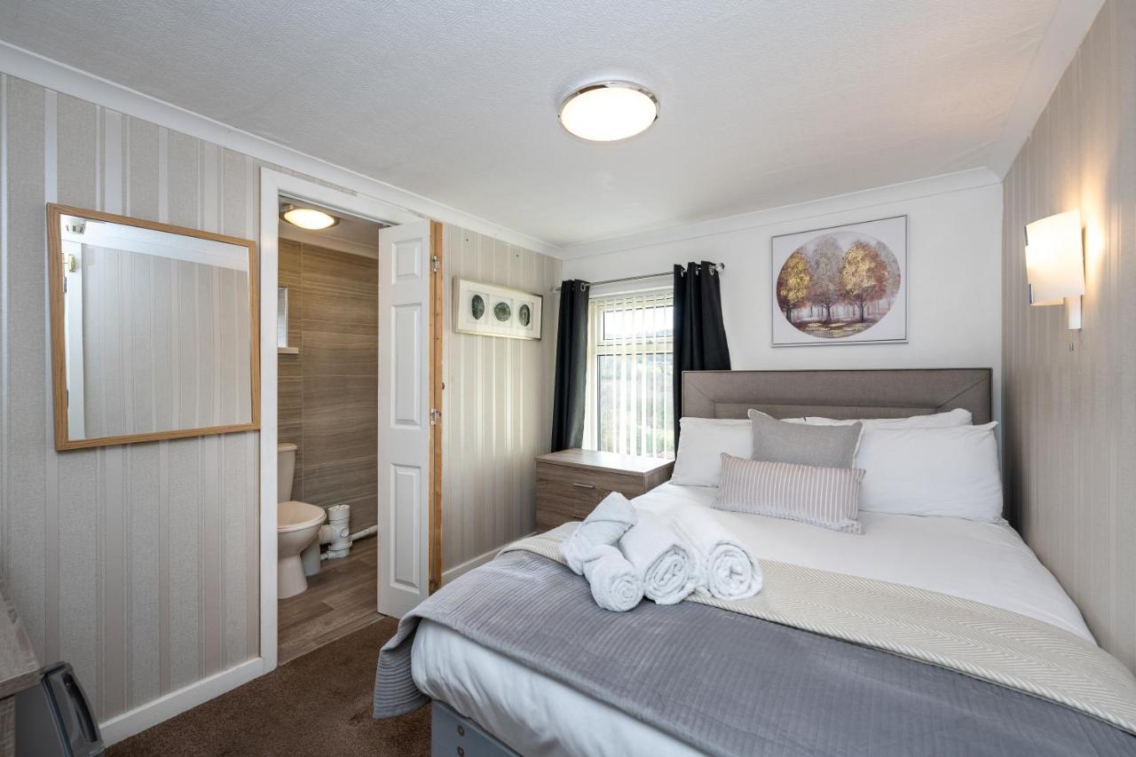 The New Lodge Pontardawe Экстерьер фото