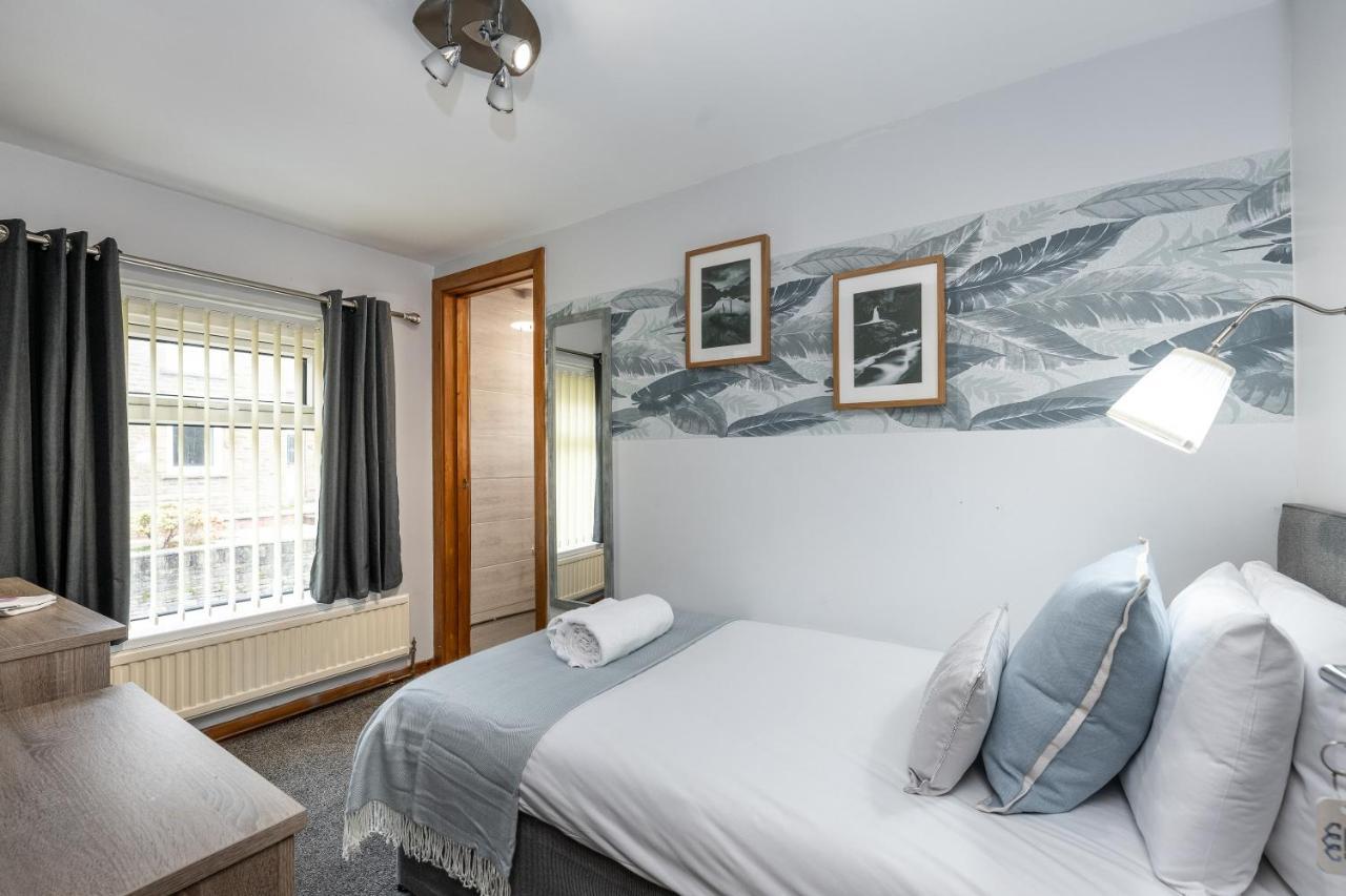 The New Lodge Pontardawe Экстерьер фото