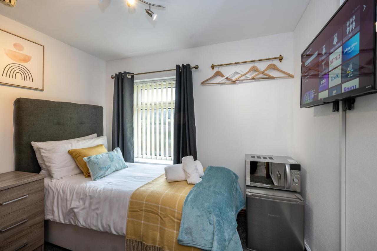 The New Lodge Pontardawe Экстерьер фото