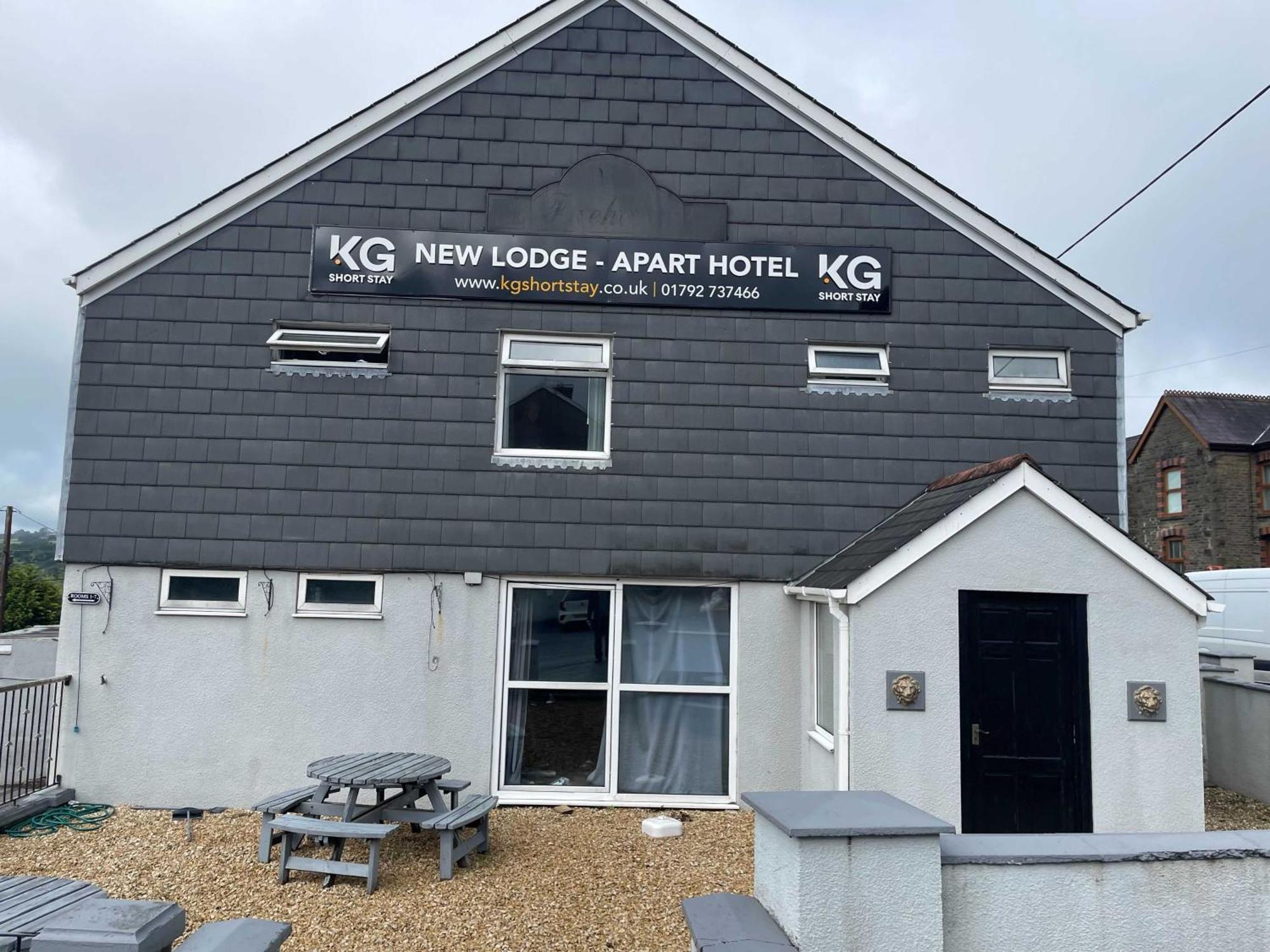 The New Lodge Pontardawe Экстерьер фото