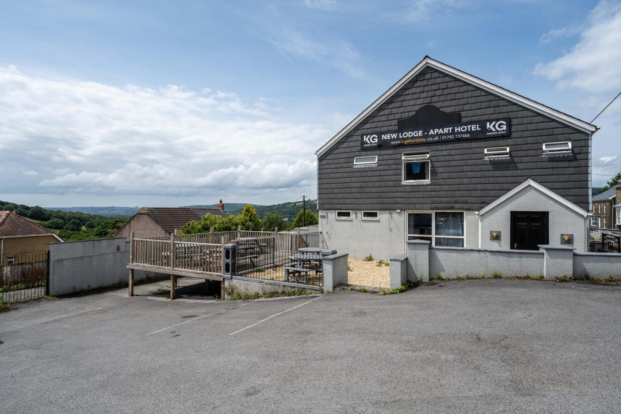 The New Lodge Pontardawe Экстерьер фото